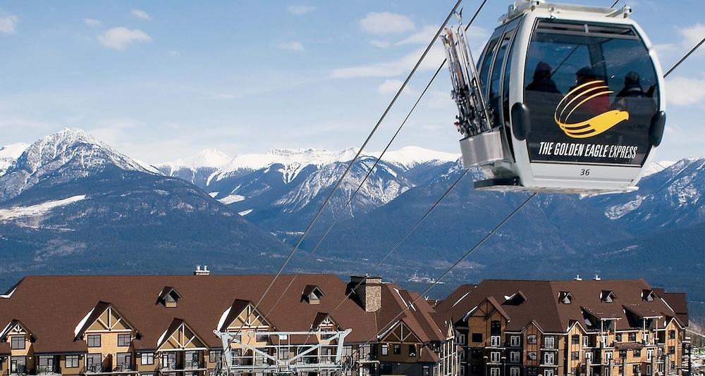 Glacier Mountaineer Lodge Голден Экстерьер фото
