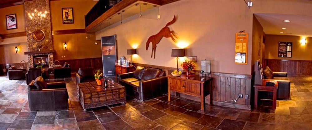 Glacier Mountaineer Lodge Голден Номер фото