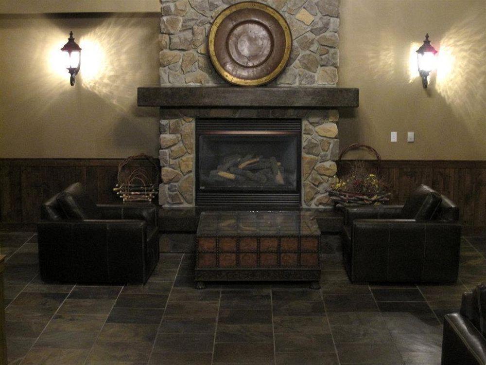 Glacier Mountaineer Lodge Голден Экстерьер фото