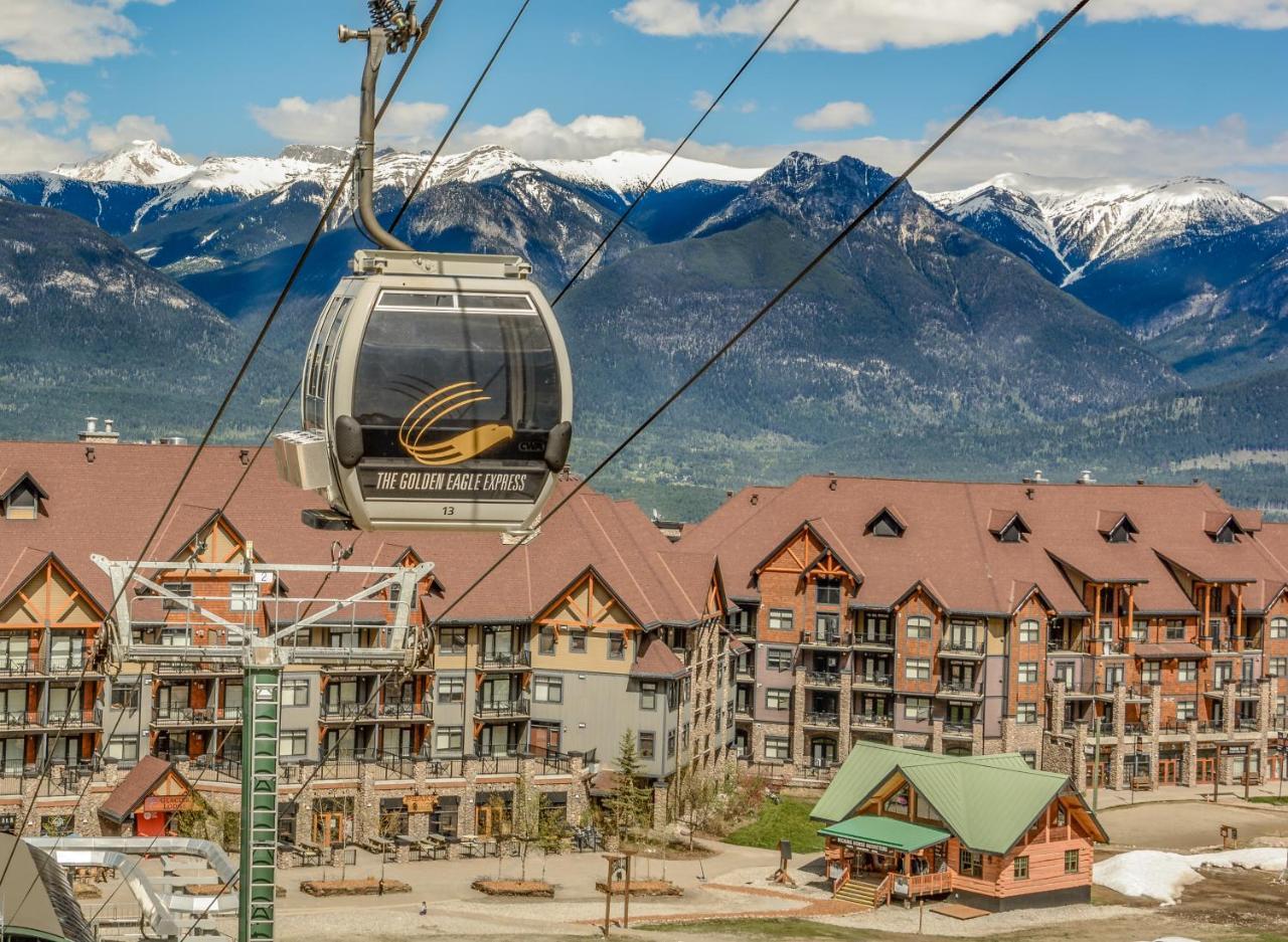 Glacier Mountaineer Lodge Голден Экстерьер фото