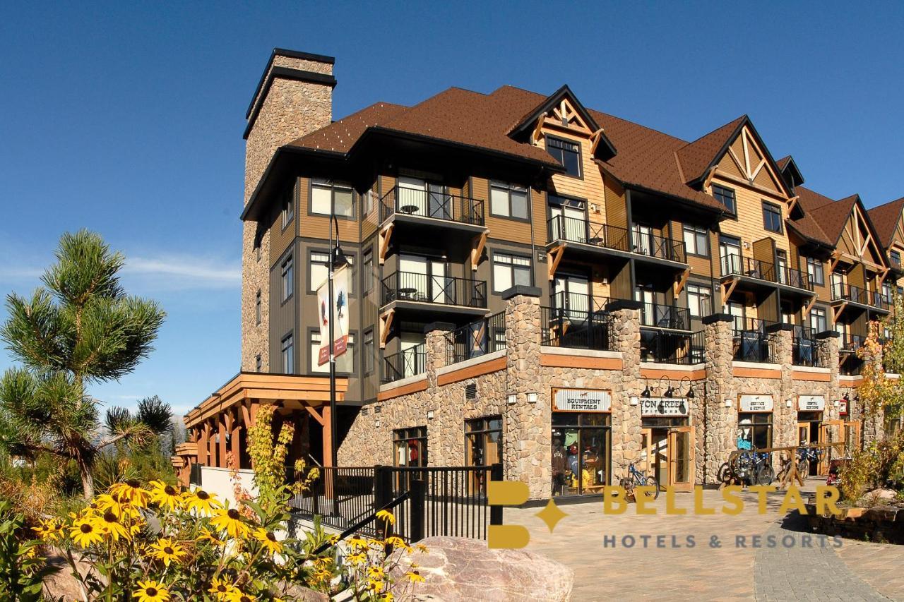 Glacier Mountaineer Lodge Голден Экстерьер фото